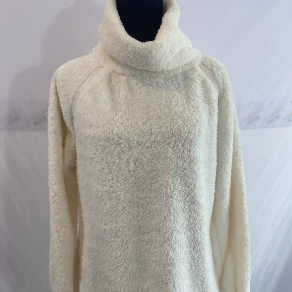 SOLD Old Navy Winter White Fleece Mock Neck Long Sleeve Top NWOT - Picture 4 of 15